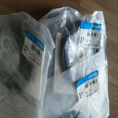 New original OMRON Omron proximity switch E2E-X10ME1 2M